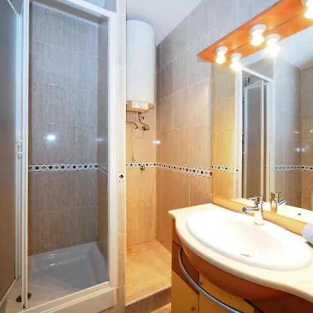 Symar By Interhome * Roses